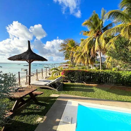 Caro'S Beachfront Trou aux Biches Exterior photo