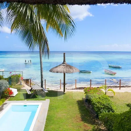 Caro'S Beachfront Trou aux Biches Exterior photo